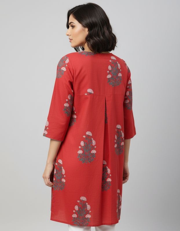Women's kurtha